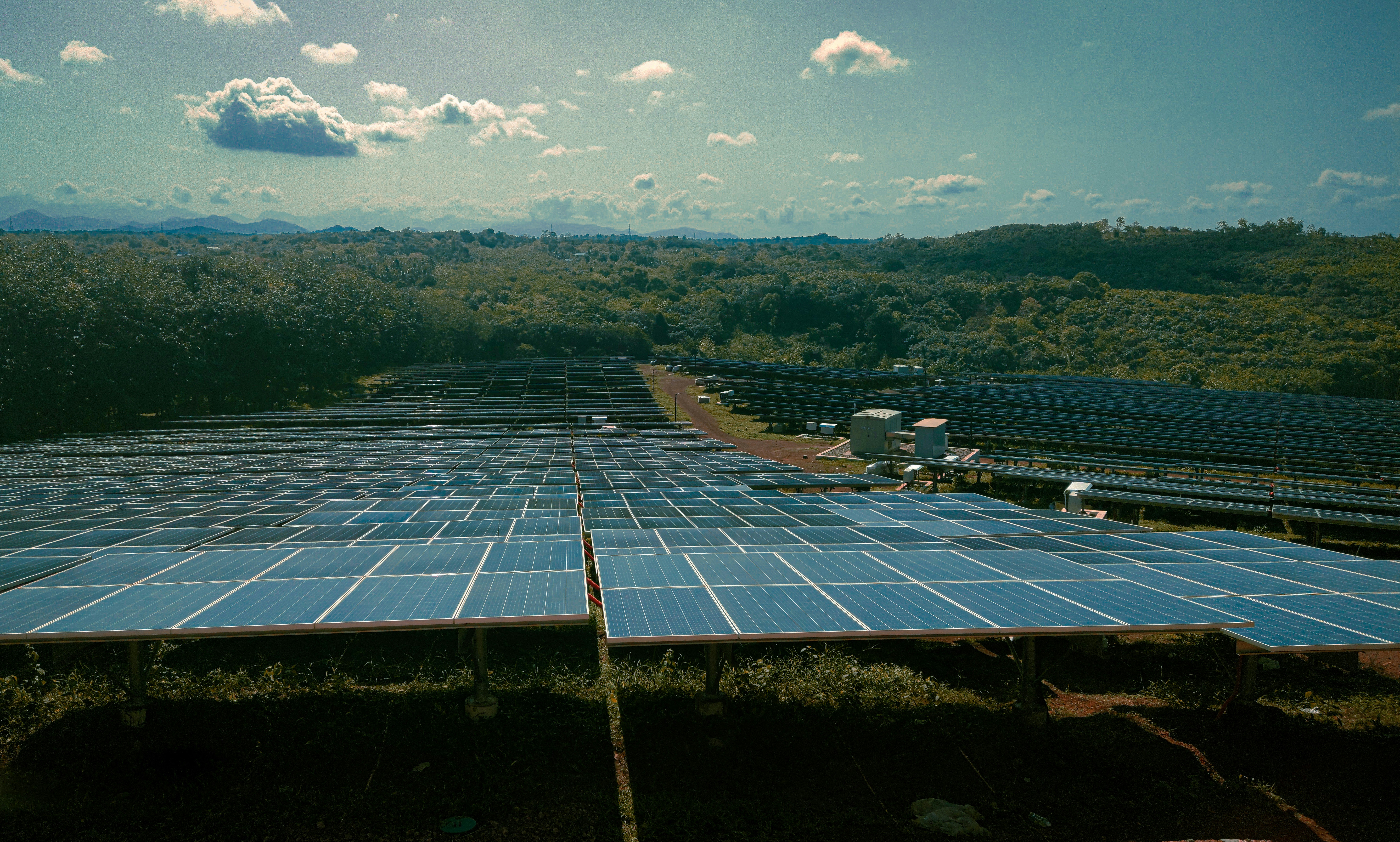 Why 2025 Is the Perfect Time to Go Solar in Canada?